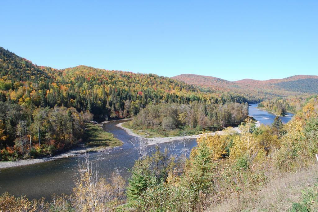 Auberge De La Riviere Matapedia - Matapedia River Lodge Routhierville Exterior photo