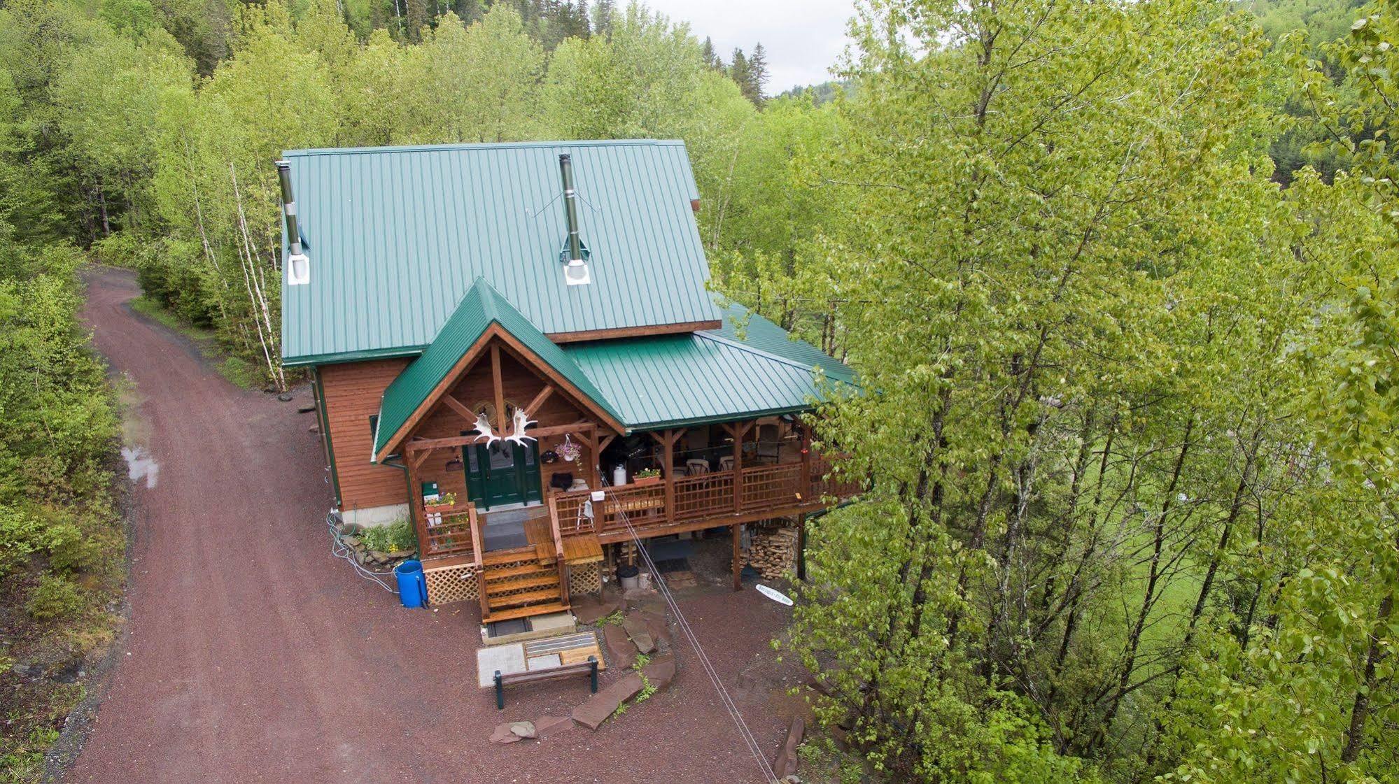 Auberge De La Riviere Matapedia - Matapedia River Lodge Routhierville Exterior photo