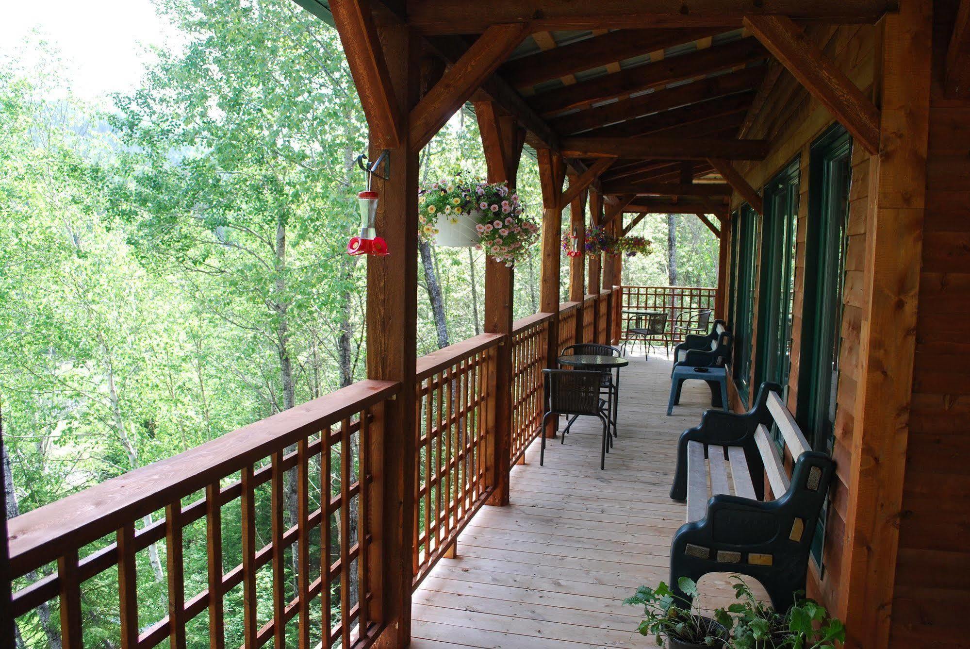 Auberge De La Riviere Matapedia - Matapedia River Lodge Routhierville Exterior photo